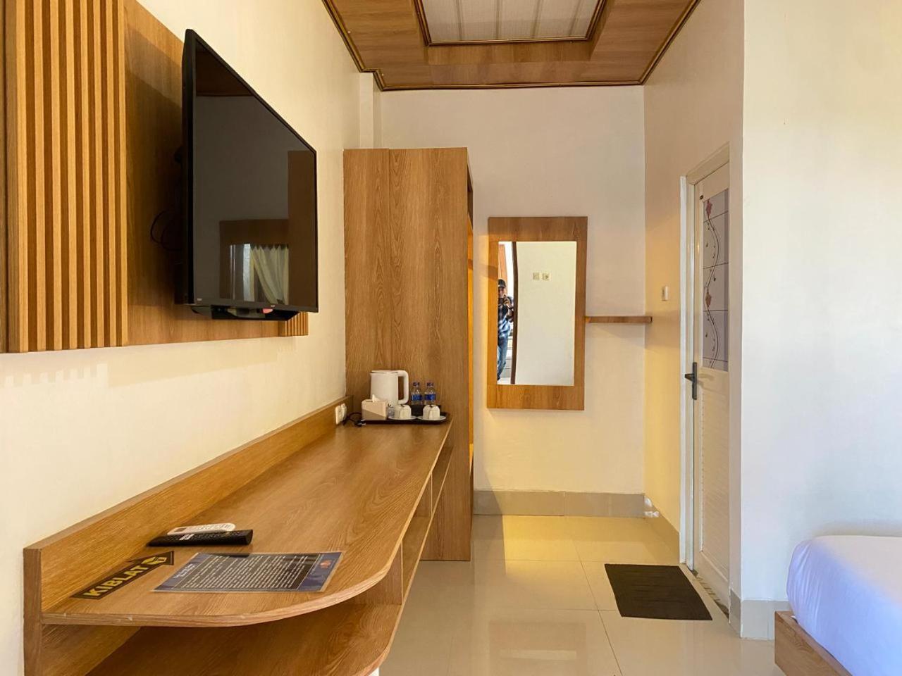 Hotel Wijaya Family 2 Kalasan Экстерьер фото