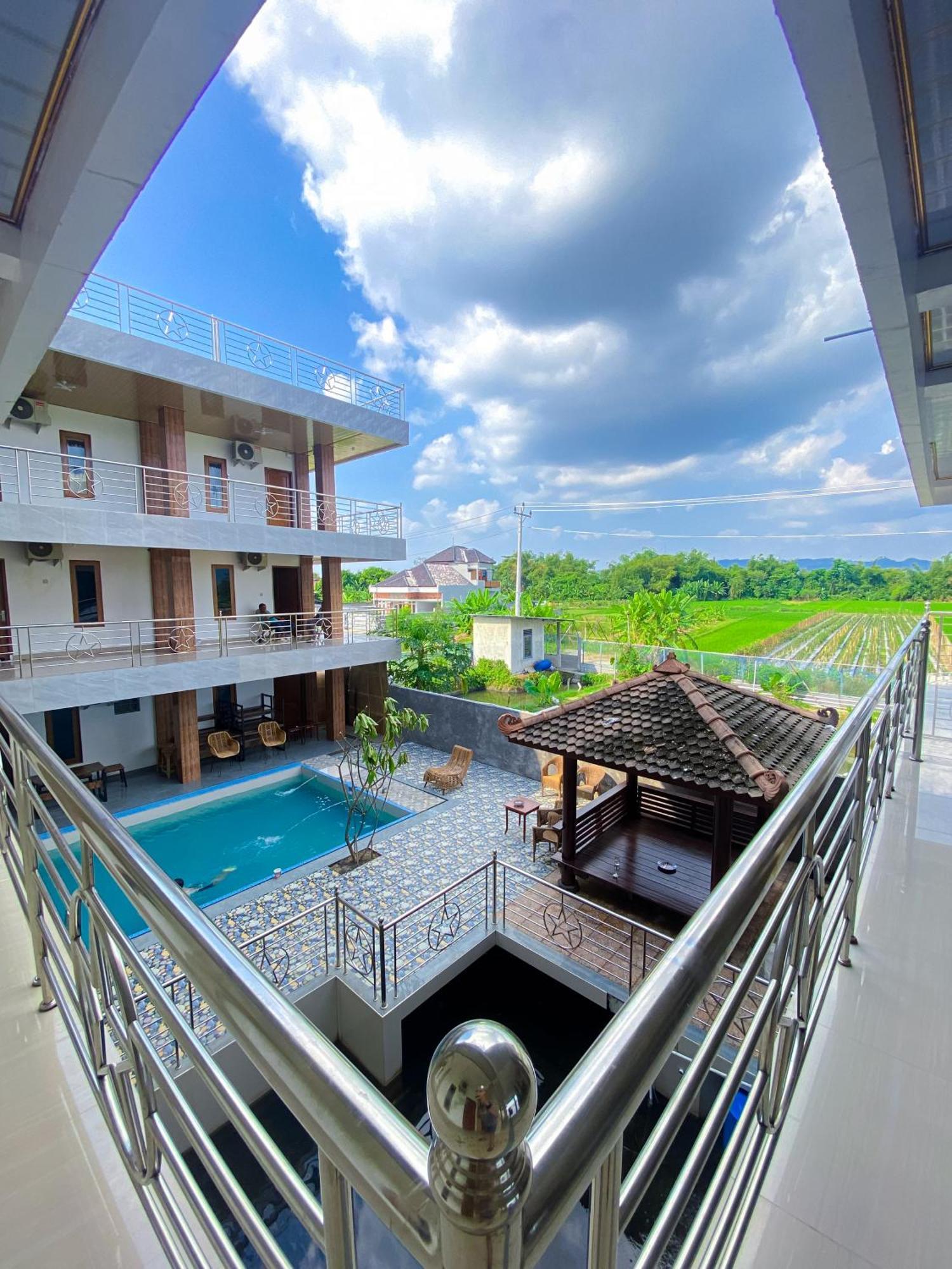 Hotel Wijaya Family 2 Kalasan Экстерьер фото