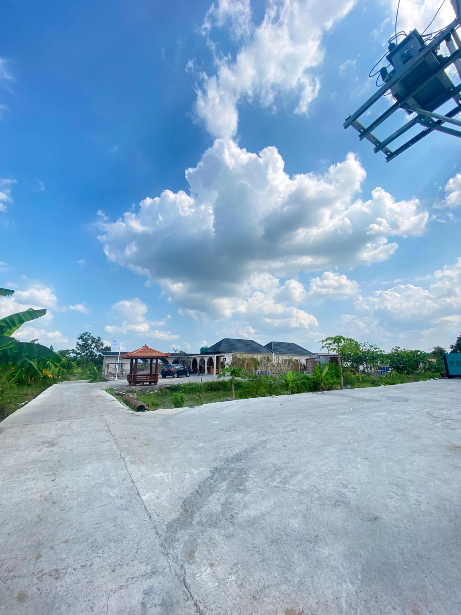 Hotel Wijaya Family 2 Kalasan Экстерьер фото